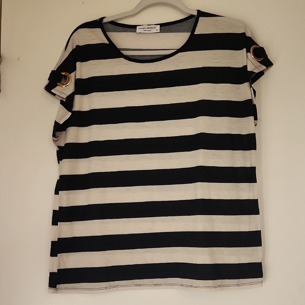 Stylish Black and Cream Striped Short Sleeve Top